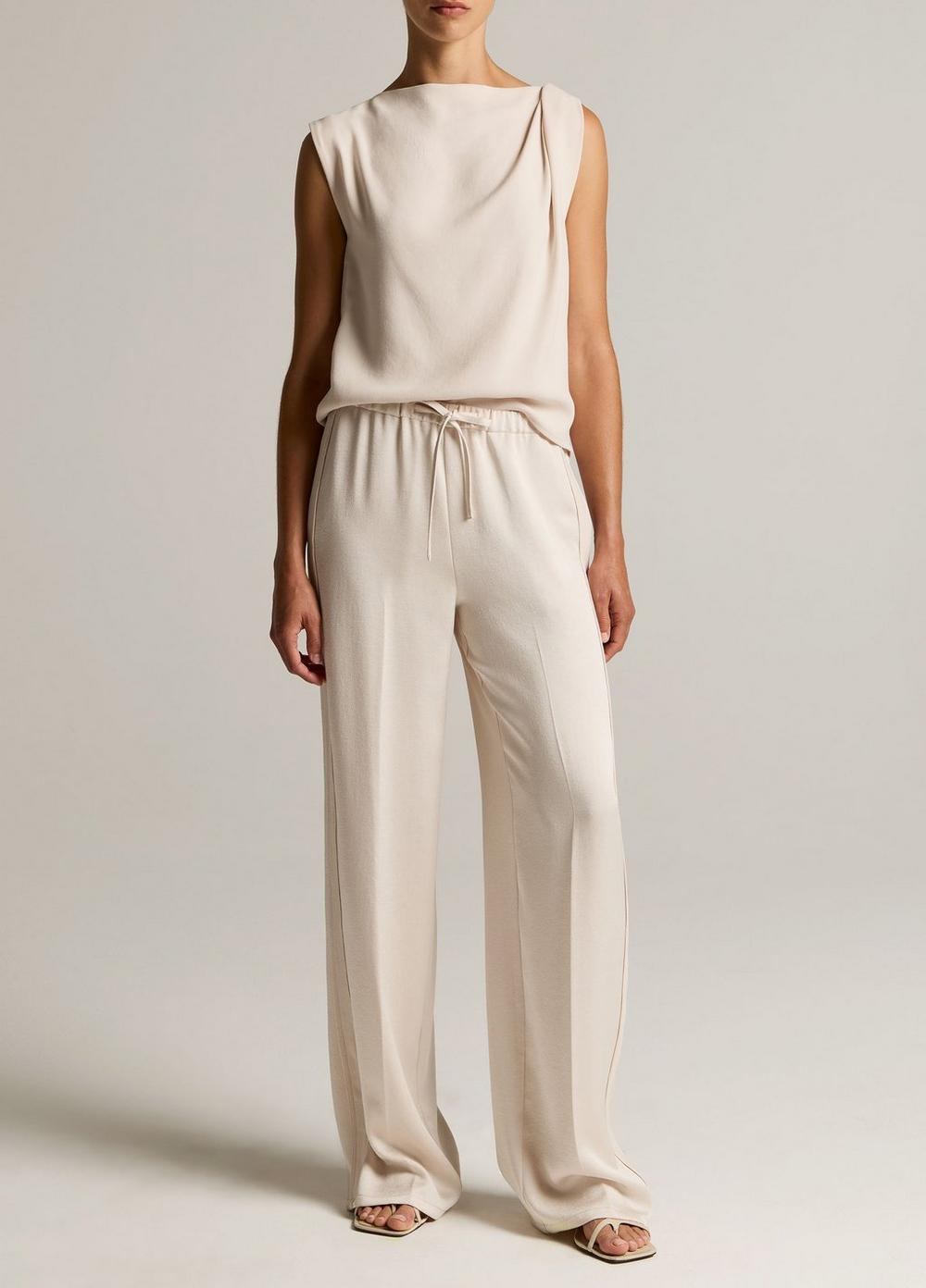 Vince Mid-Rise Shine Crepe Pull-On Pant - Wide Leg